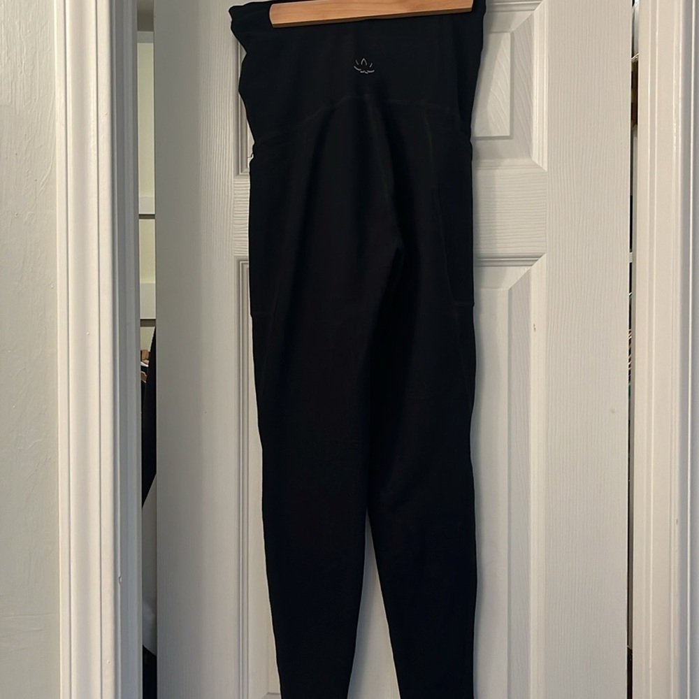 Beyond the bump by Beyond Yoga black maternity leggings